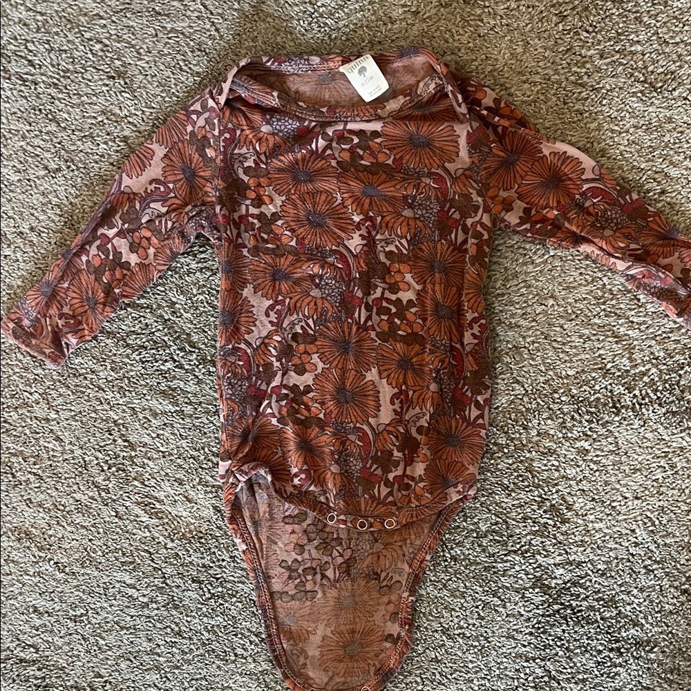 kate quinn 6-12m Long Sleeve Floral Bodysuit in Pink and Brown